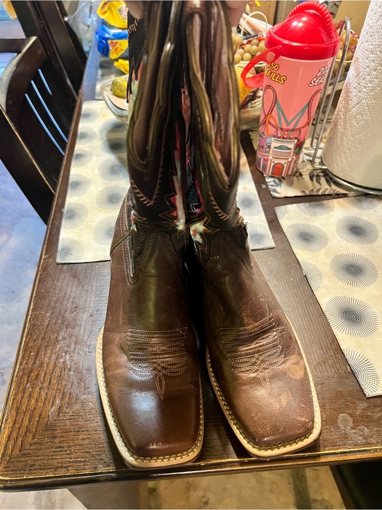 Ariat Shoes - Ariat Brown Leather Western Cowboy Boots with Embroidered Shaft